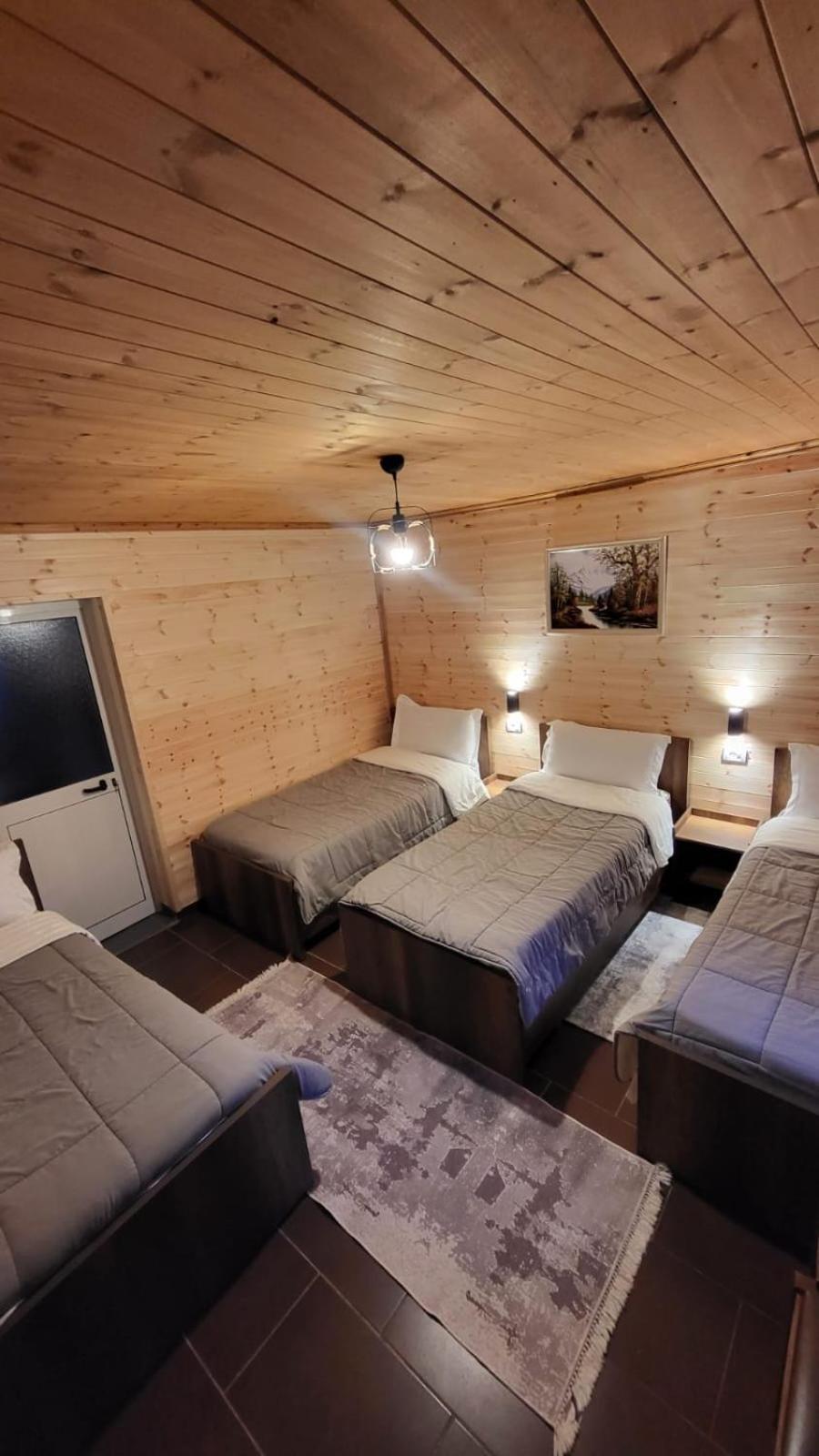 Bujtina Pllumi Theth Bed and Breakfast Rum bild