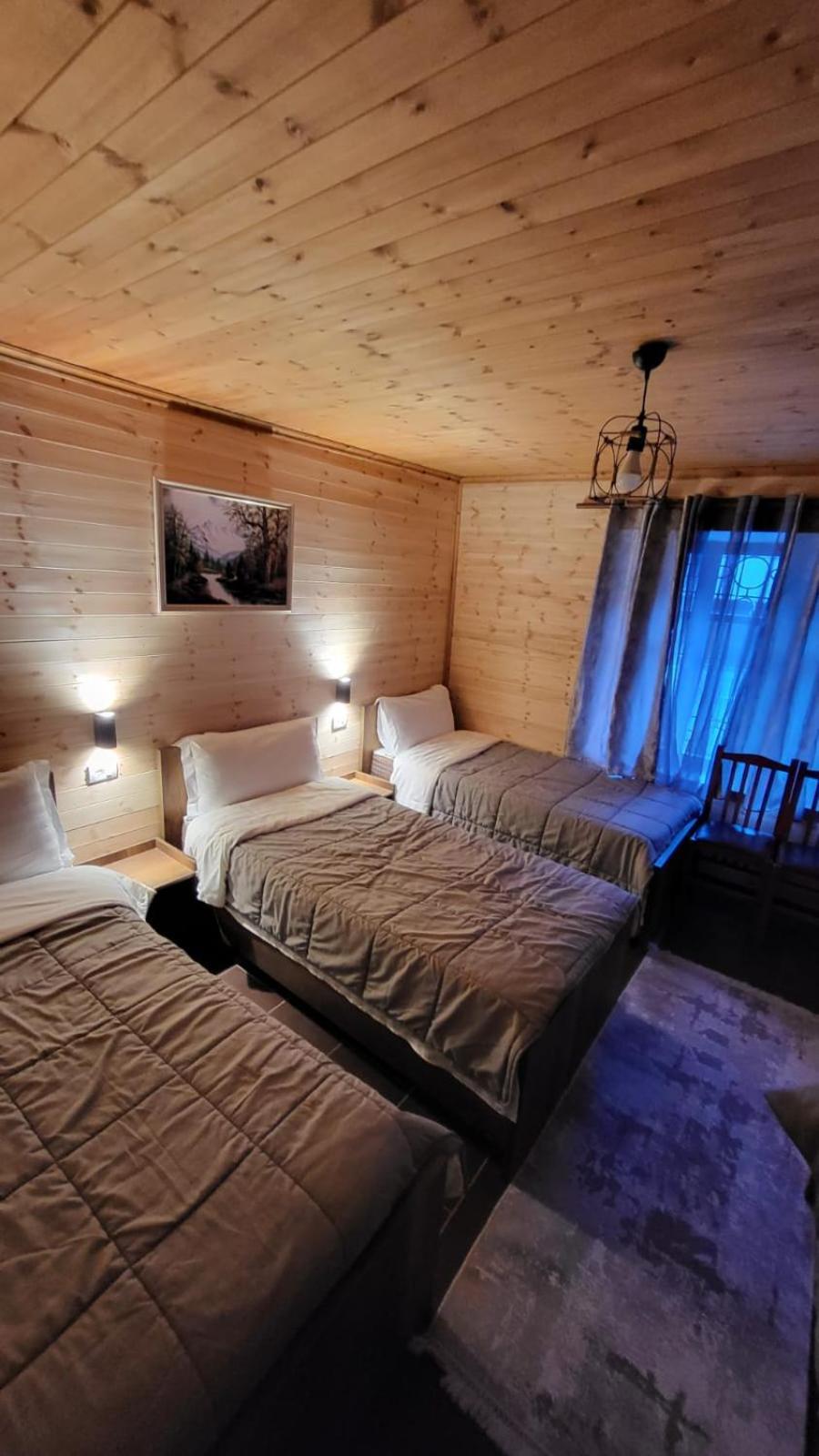 Bujtina Pllumi Theth Bed and Breakfast Rum bild
