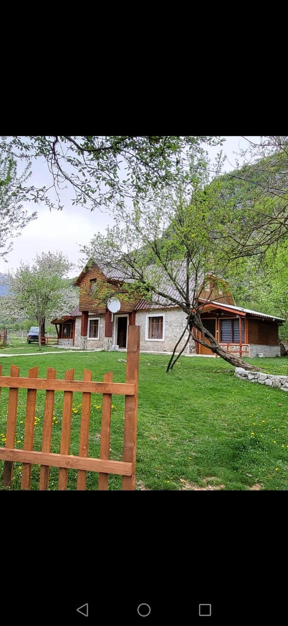 Bujtina Pllumi Theth Bed and Breakfast Exteriör bild