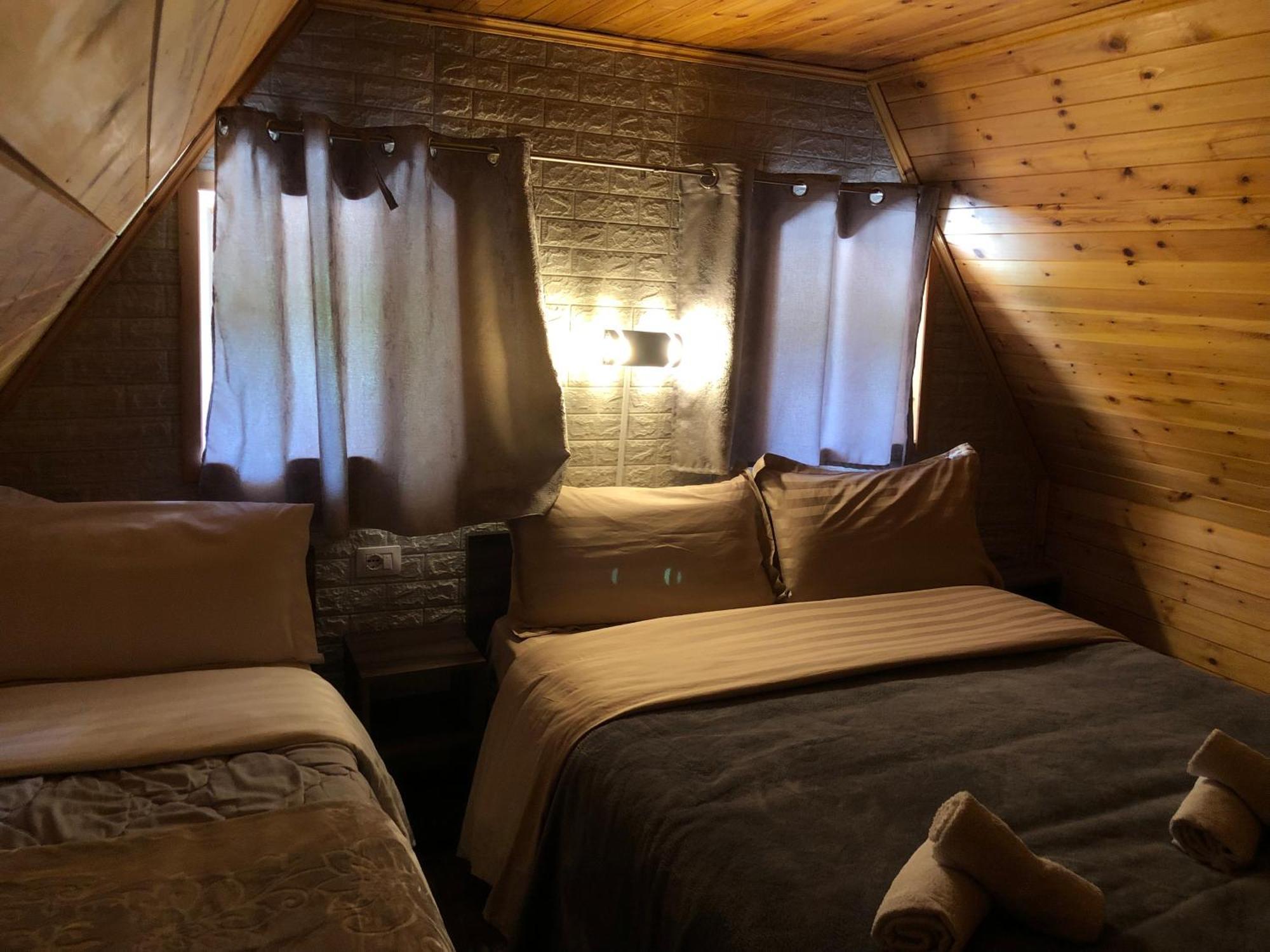 Bujtina Pllumi Theth Bed and Breakfast Exteriör bild
